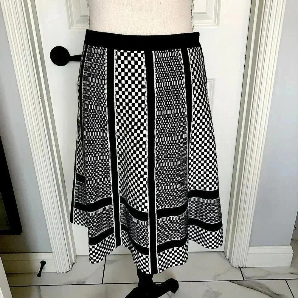 Spense black a white sweater Circle geometric mod maxi skirt S New with tags
